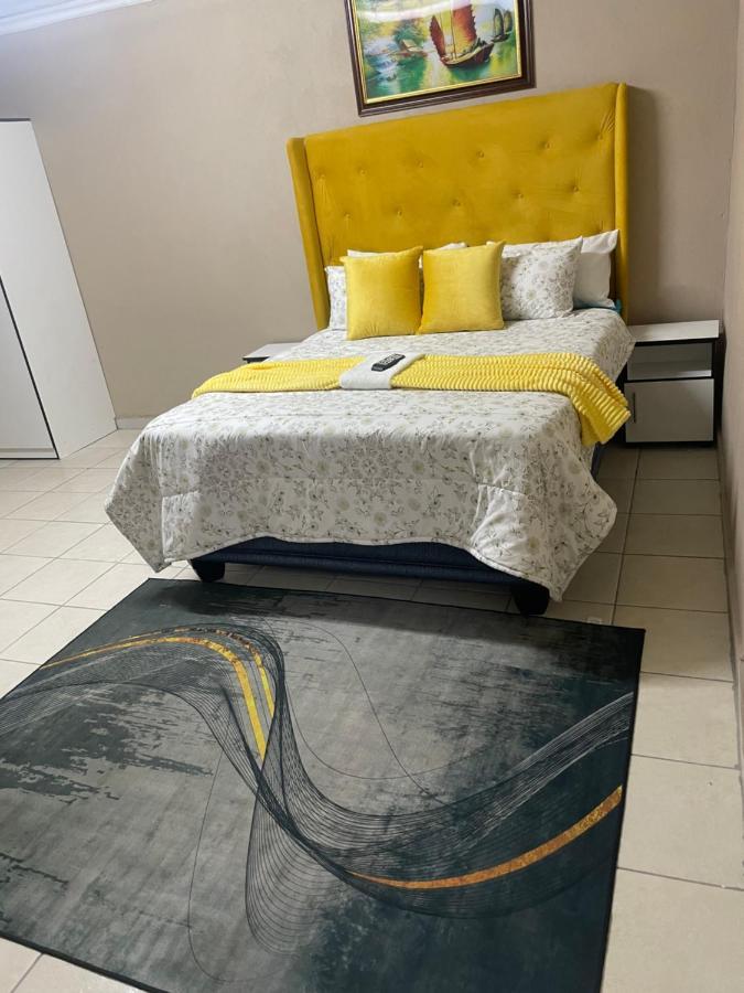 Super Classic Guest House Pretoria-Noord Buitenkant foto